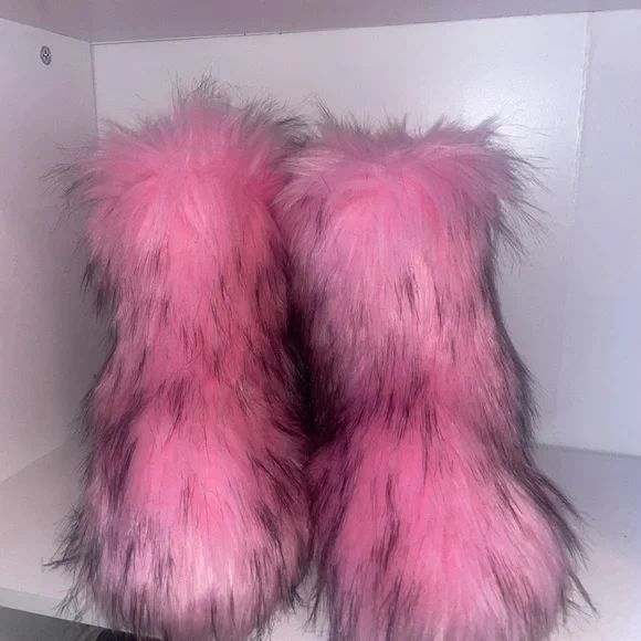 SHEIN Pink Furry Boots and Bag Set - Picture 2 of 6